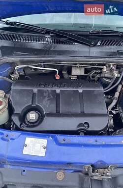 Грузопассажирский фургон Fiat Doblo 2003 в 