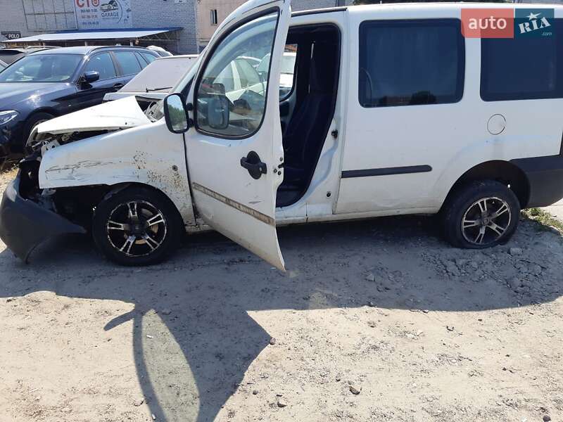 Минивэн Fiat Doblo 2001 в Киеве
