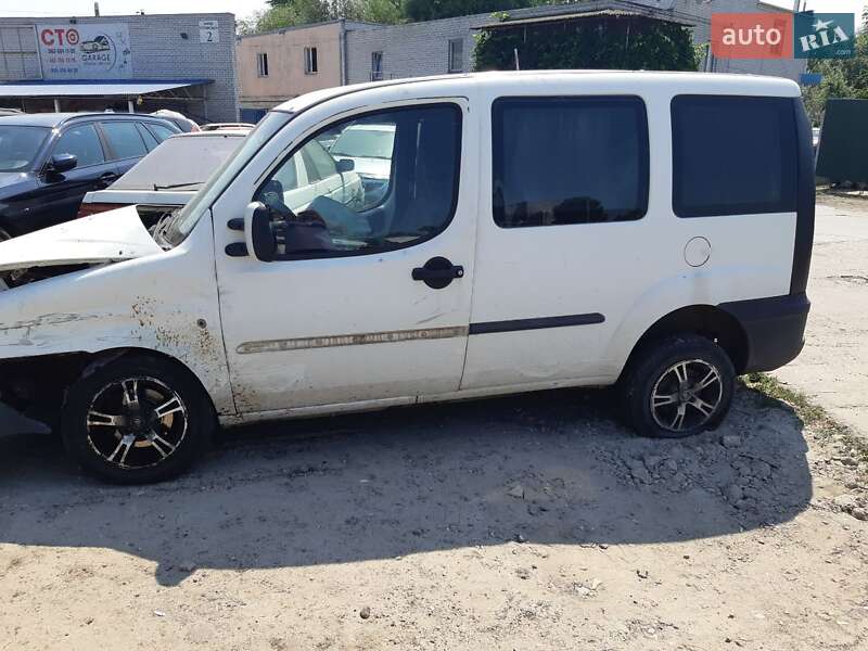 Минивэн Fiat Doblo 2001 в Киеве