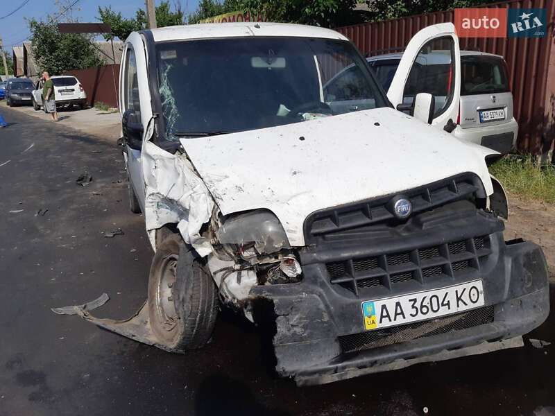 Минивэн Fiat Doblo 2001 в Киеве