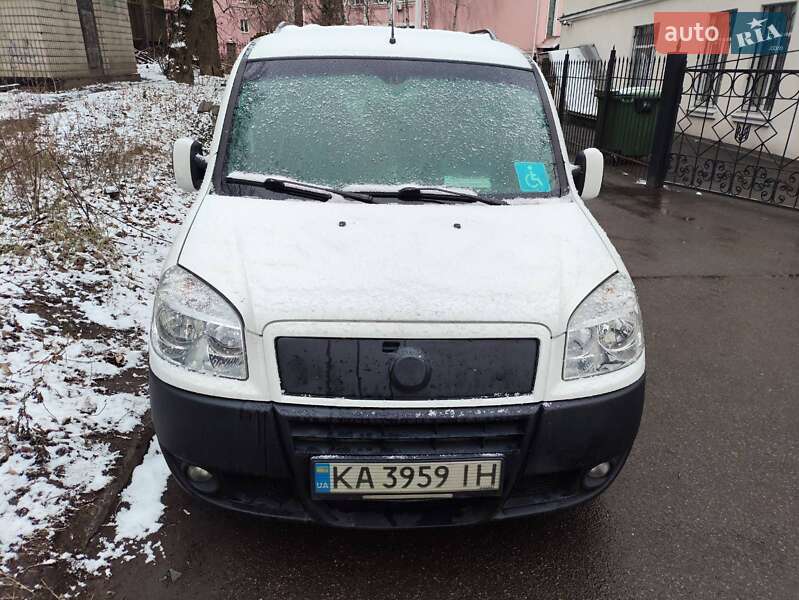 Мінівен Fiat Doblo 2008 в Києві