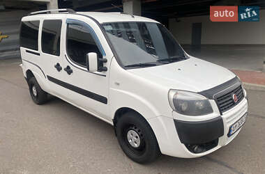 Минивэн Fiat Doblo 2008 в Киеве