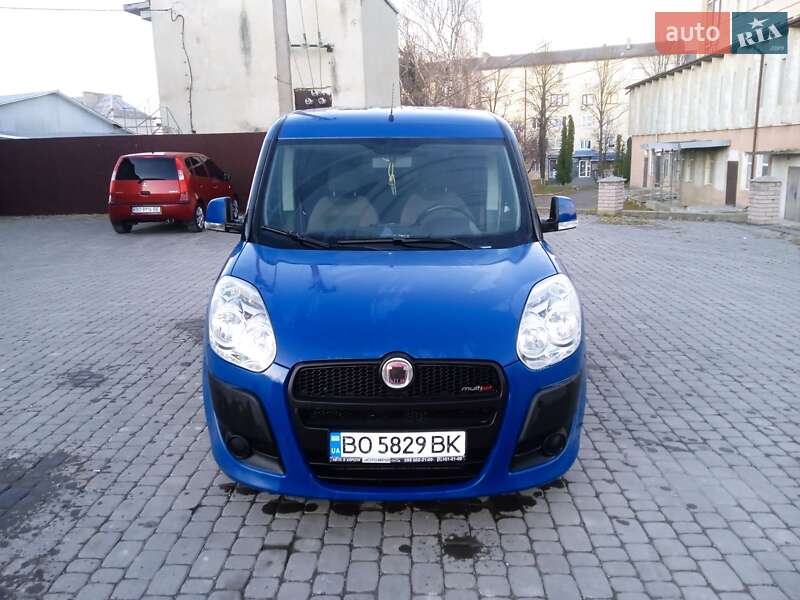 Мінівен Fiat Doblo 2011 в 