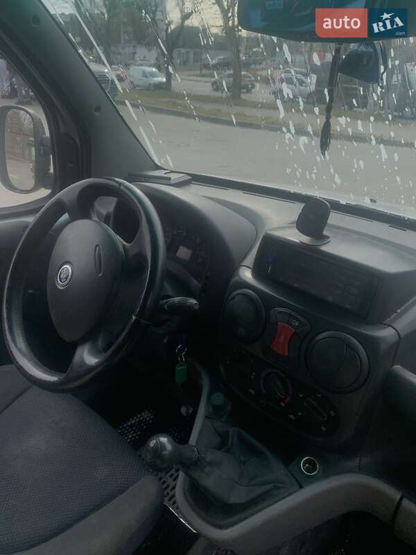 Вантажний фургон Fiat Doblo 2006 в Львові
