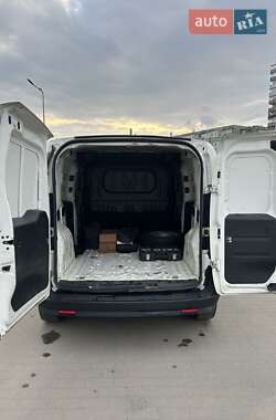 Грузовой фургон Fiat Doblo 2017 в 