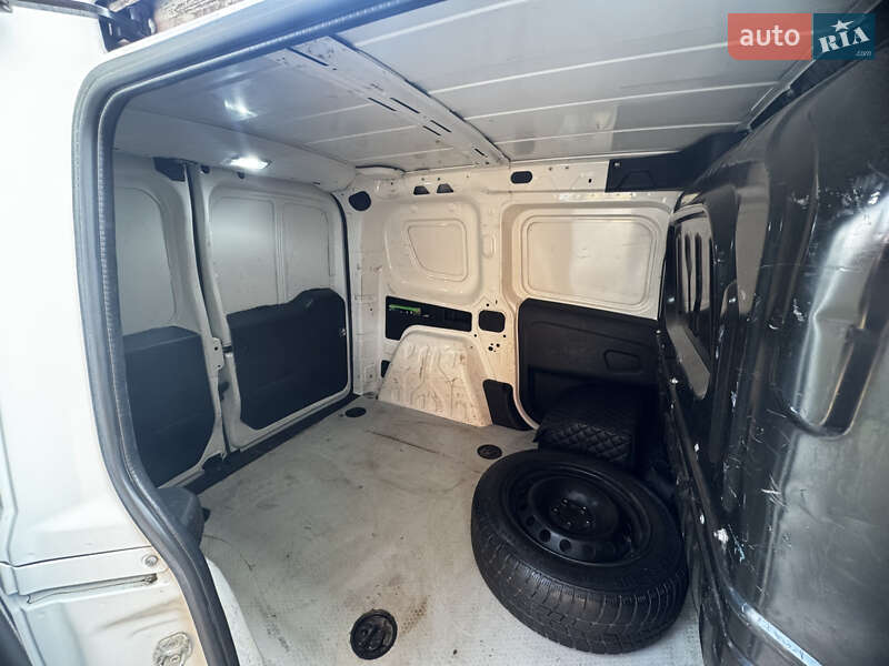 Грузовой фургон Fiat Doblo 2013 в Славянске