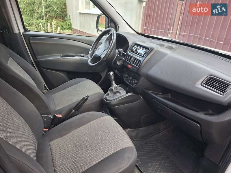 Мінівен Fiat Doblo 2010 в Виноградові