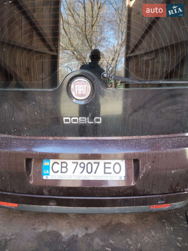 Минивэн Fiat Doblo 2011 в 