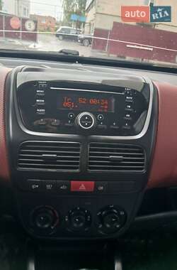 Мінівен Fiat Doblo 2011 в 