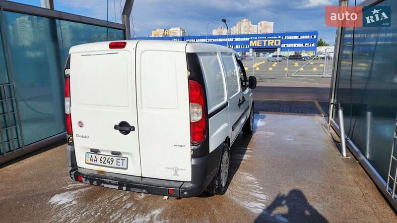 Вантажний фургон Fiat Doblo 2006 в Києві