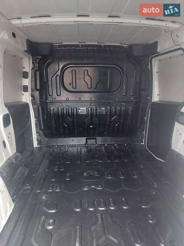 Грузовой фургон Fiat Doblo 2014 в Ровно
