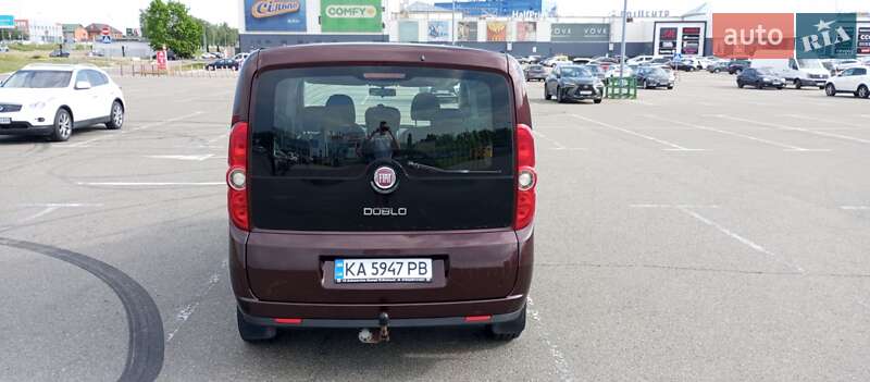 Минивэн Fiat Doblo 2013 в Киеве