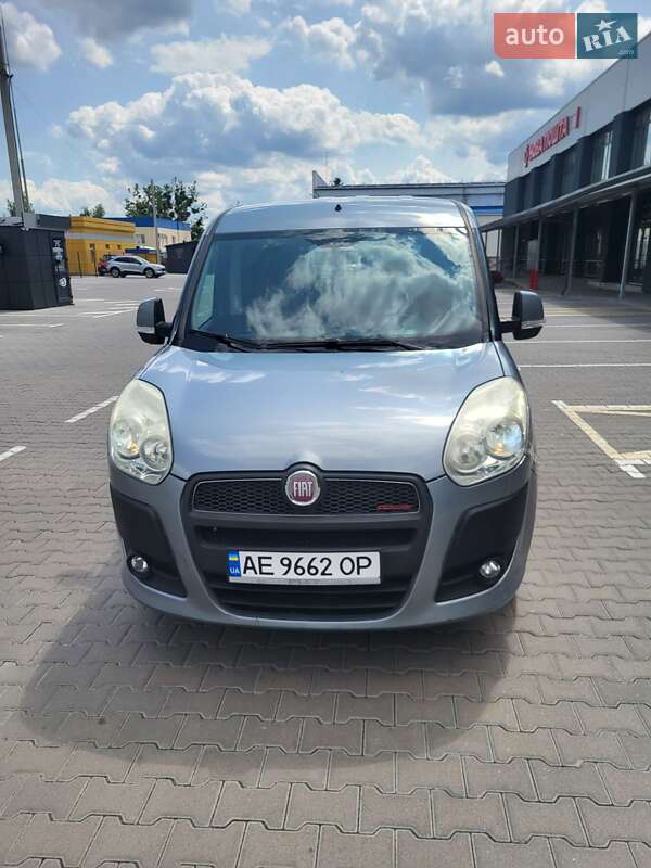 Минивэн Fiat Doblo 2011 в 