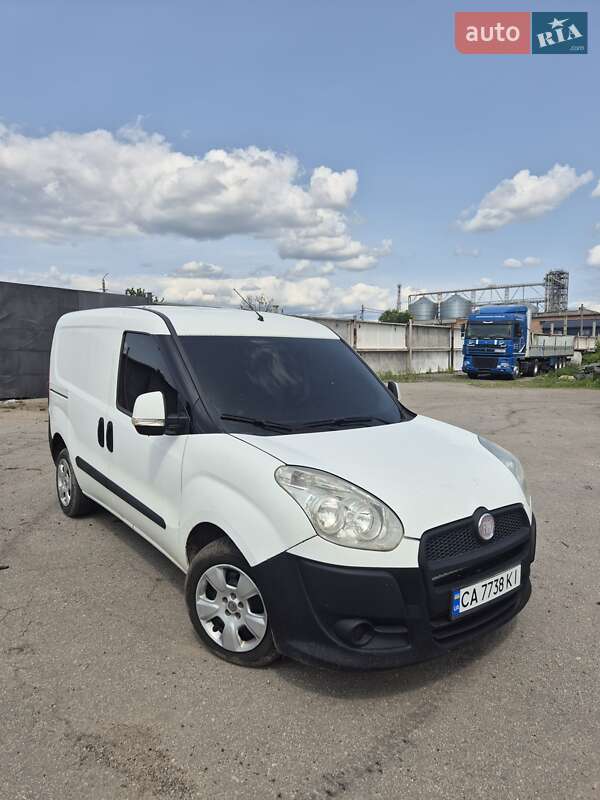 Грузовой фургон Fiat Doblo 2011 в 