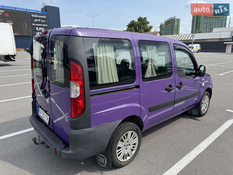 Минивэн Fiat Doblo 2008 в Киеве