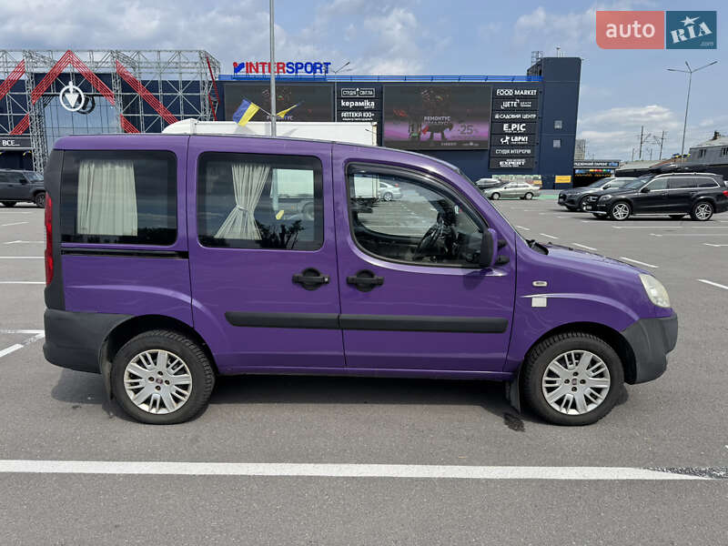 Минивэн Fiat Doblo 2008 в Киеве