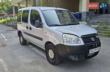 Минивэн Fiat Doblo 2011 в Киеве