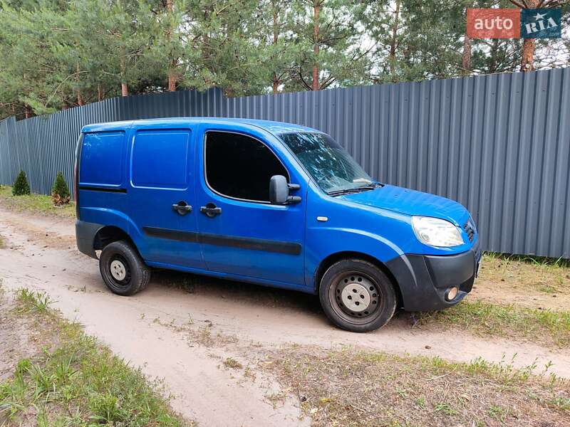 Грузовой фургон Fiat Doblo 2006 в Краснограде