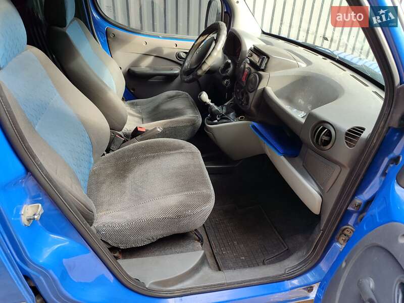 Грузовой фургон Fiat Doblo 2006 в Краснограде
