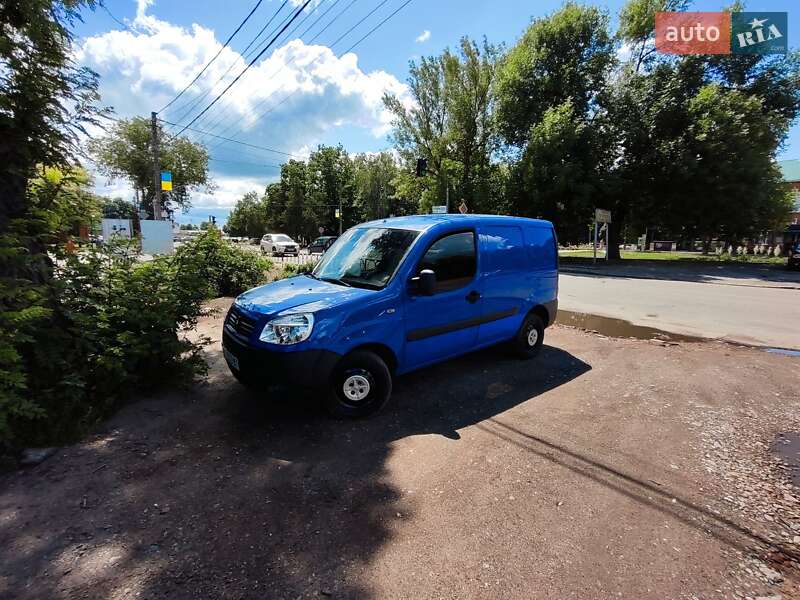 Грузовой фургон Fiat Doblo 2006 в Краснограде