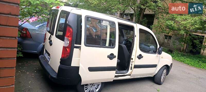 Минивэн Fiat Doblo 2008 в Киеве
