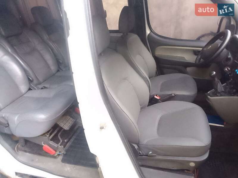 Минивэн Fiat Doblo 2008 в Белогорье