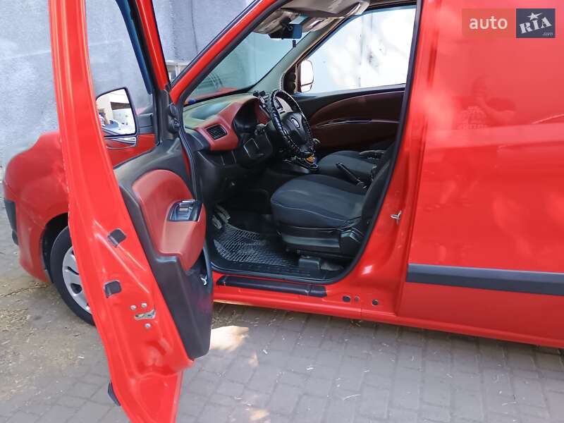 Грузовой фургон Fiat Doblo 2011 в Ивано-Франковске