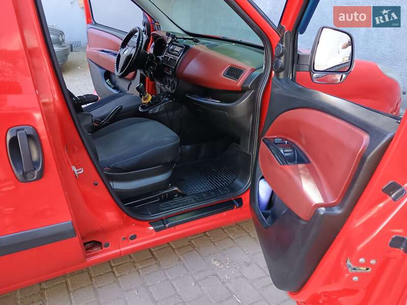 Грузовой фургон Fiat Doblo 2011 в Ивано-Франковске