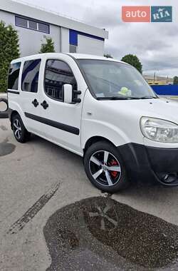 Минивэн Fiat Doblo 2008 в 