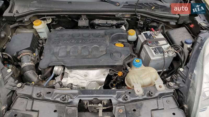 Грузовой фургон Fiat Doblo 2013 в Дрогобыче