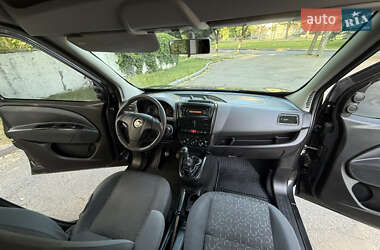Грузопассажирский фургон Fiat Doblo 2012 в 