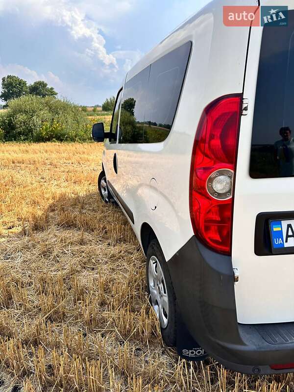 Минивэн Fiat Doblo 2011 в Терновке