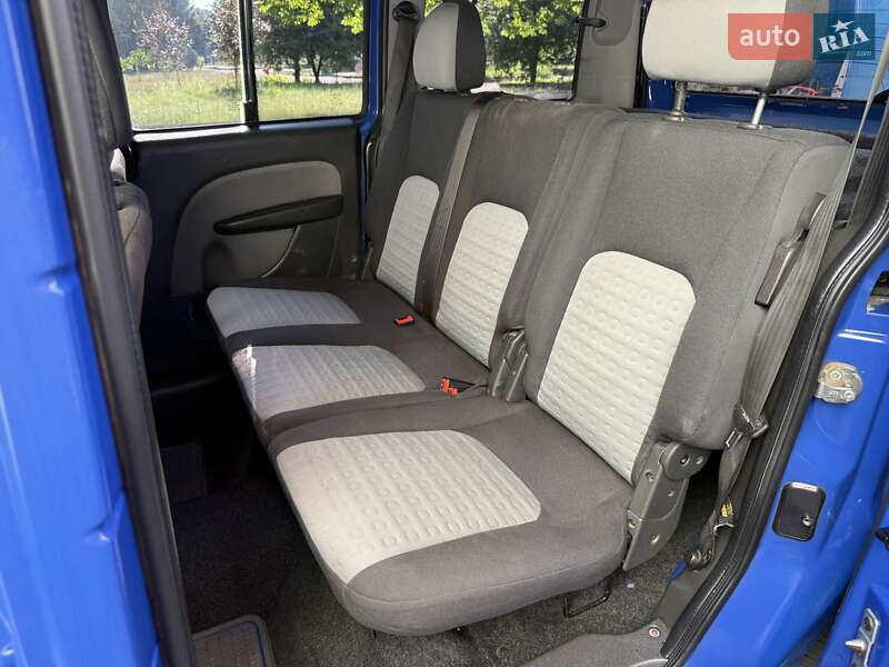 Минивэн Fiat Doblo 2008 в Ровно