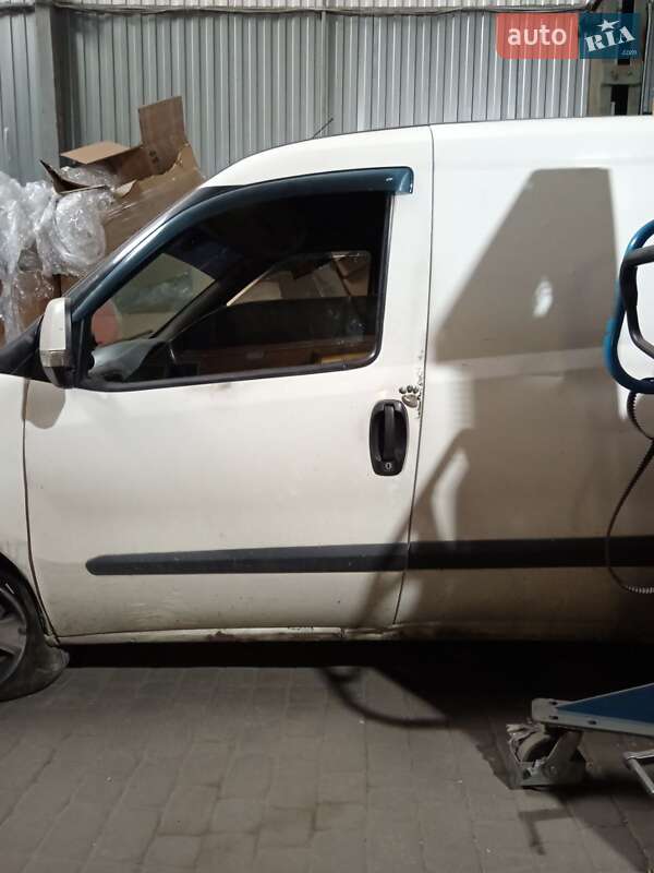 Вантажний фургон Fiat Doblo 2010 в Дніпрі