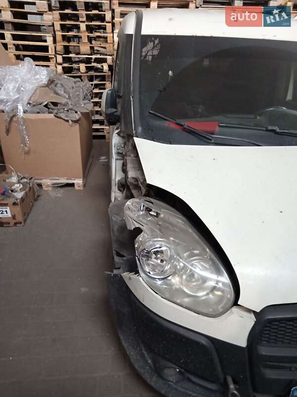Вантажний фургон Fiat Doblo 2010 в Дніпрі