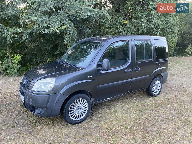 Минивэн Fiat Doblo 2007 в Киеве