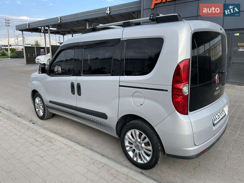 Минивэн Fiat Doblo 2012 в Киеве