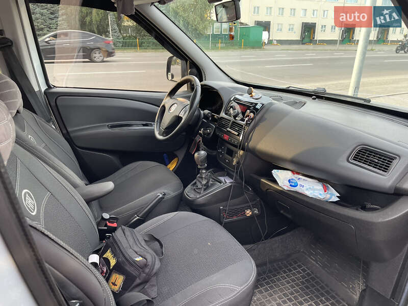 Минивэн Fiat Doblo 2012 в Киеве