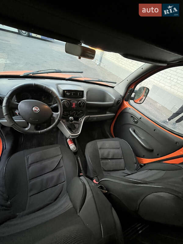 Вантажний фургон Fiat Doblo 2010 в Житомирі