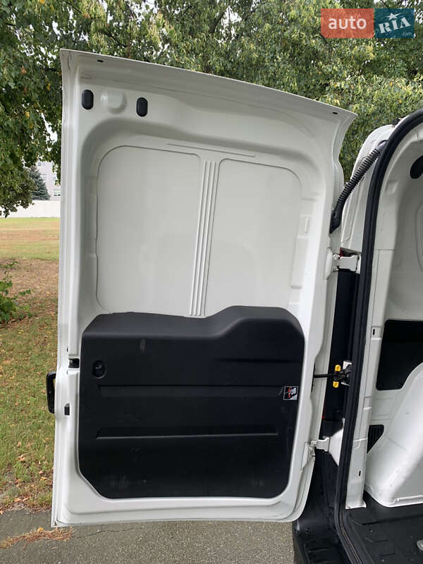 Грузовой фургон Fiat Doblo 2020 в Киеве