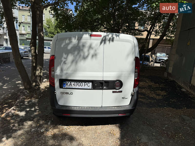 Вантажний фургон Fiat Doblo 2016 в Києві