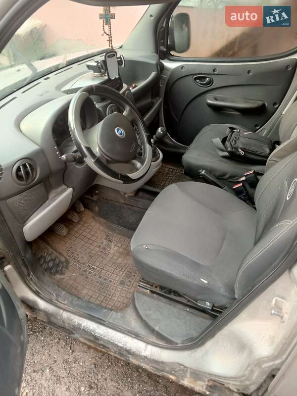 Минивэн Fiat Doblo 2007 в Киеве