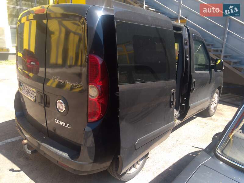 Минивэн Fiat Doblo 2013 в Киеве