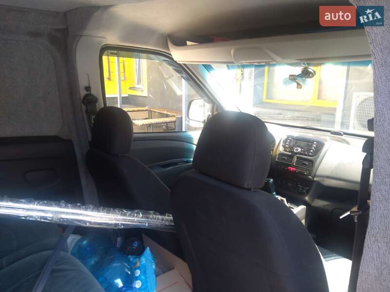 Минивэн Fiat Doblo 2013 в Киеве