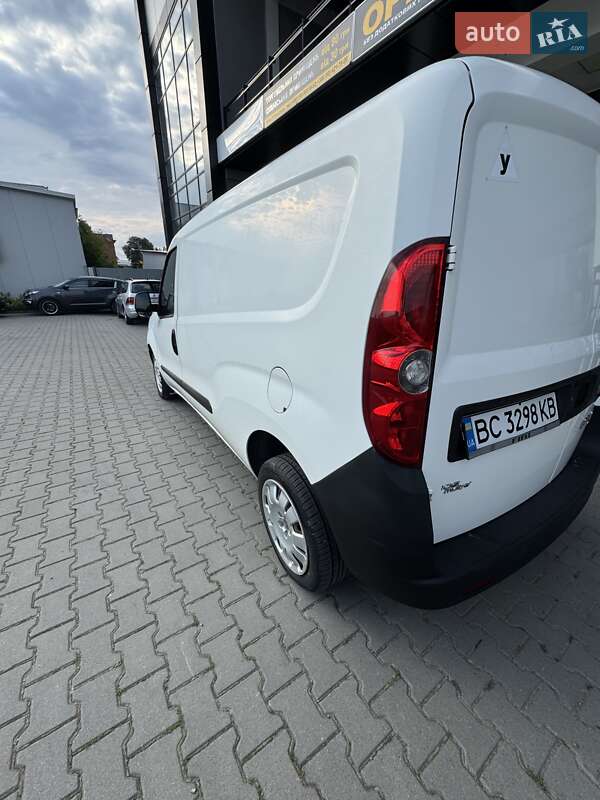 Грузовой фургон Fiat Doblo 2012 в Черновцах
