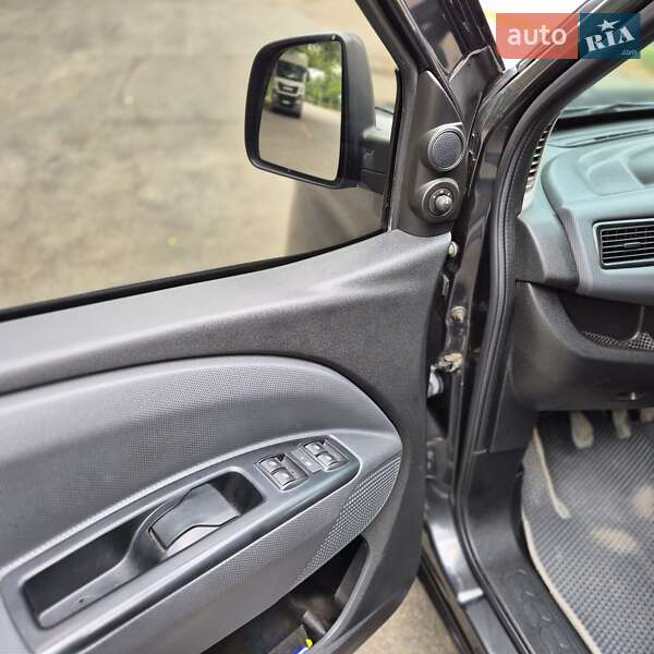 Мінівен Fiat Doblo 2011 в Києві