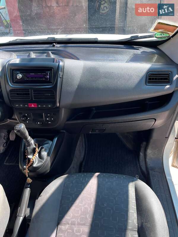 Минивэн Fiat Doblo 2010 в Ставище