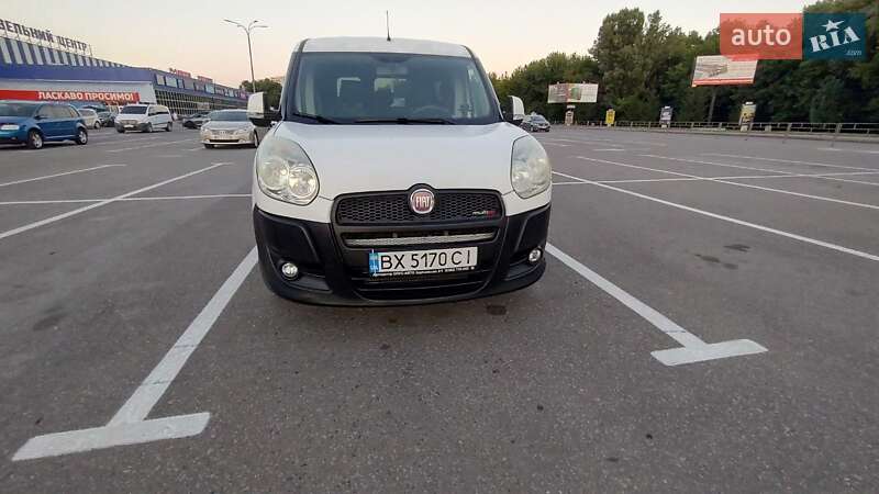 Минивэн Fiat Doblo 2010 в 