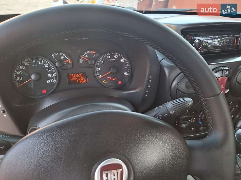 Минивэн Fiat Doblo 2008 в Николаеве