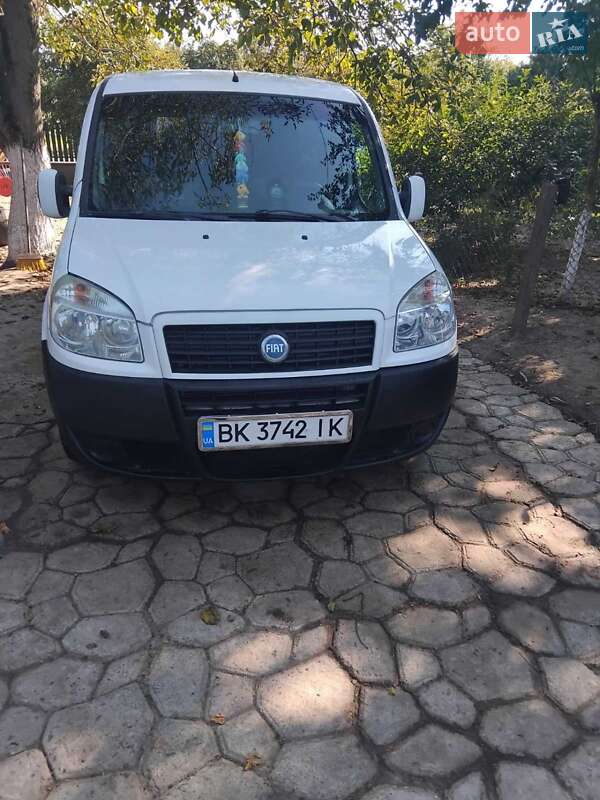 Минивэн Fiat Doblo 2005 в 